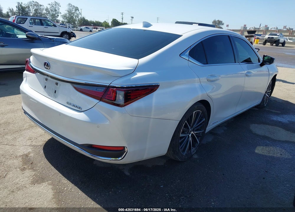 2022 LEXUS ES 300H LUXURY VIN: 58AEA1C17NU018917
