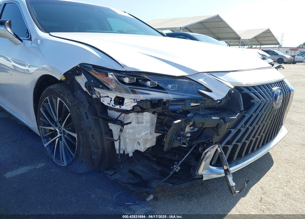 2022 LEXUS ES 300H LUXURY VIN: 58AEA1C17NU018917