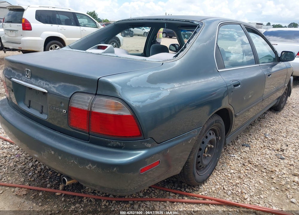 1996 HONDA ACCORD LX/EX VIN: 1HGCD5639TA290190