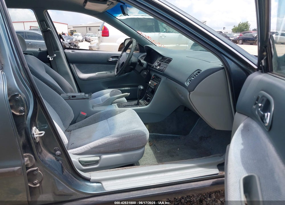 1996 HONDA ACCORD LX/EX VIN: 1HGCD5639TA290190