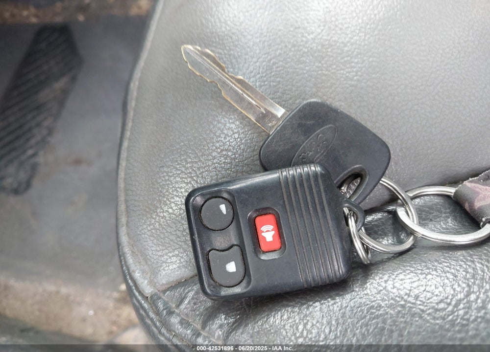2004 FORD ESCAPE XLT VIN: 1FMCU93154DA14738
