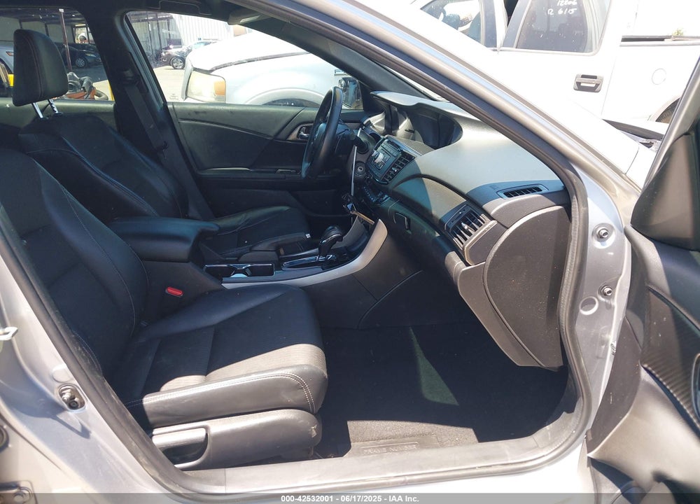 2017 HONDA ACCORD VIN: 1HGCR2F59HA249843