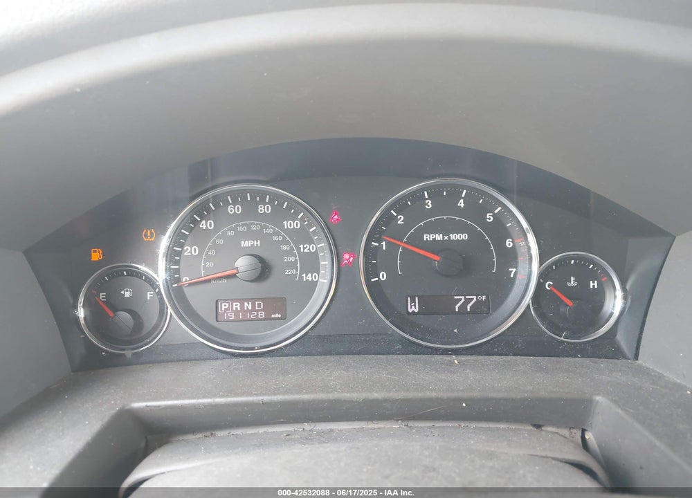 2008 JEEP COMMANDER SPORT VIN: 1J8HH48K08C152999