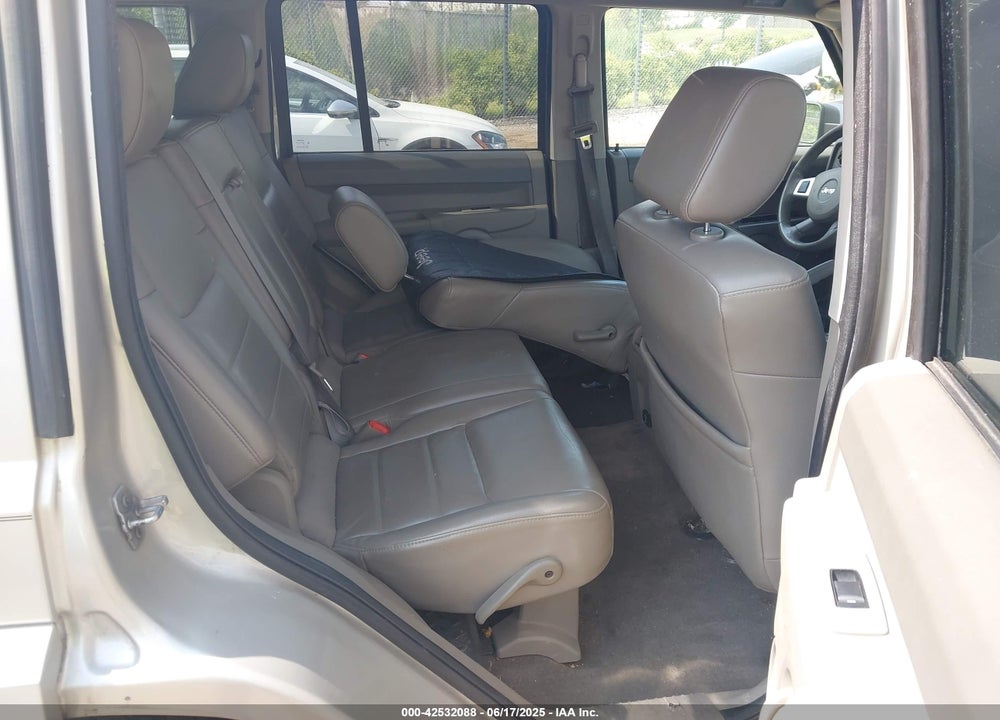 2008 JEEP COMMANDER SPORT VIN: 1J8HH48K08C152999