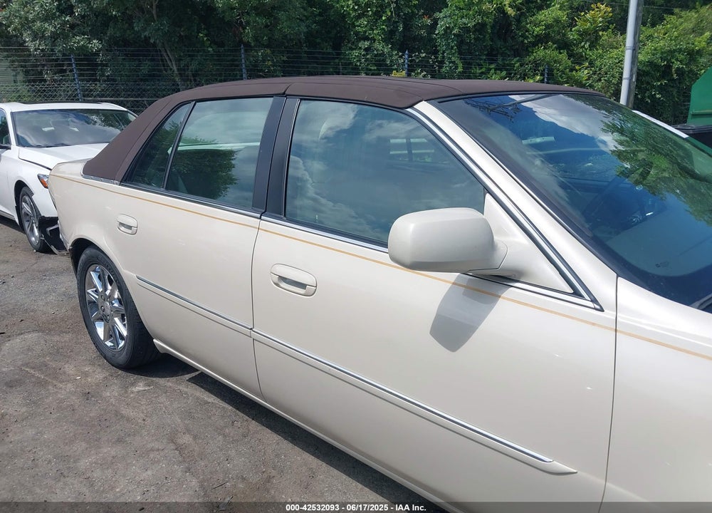 2010 CADILLAC DTS VIN: 1G6KD5EY3AU130358