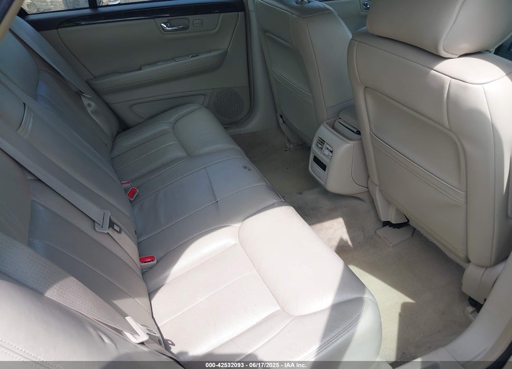 2010 CADILLAC DTS VIN: 1G6KD5EY3AU130358