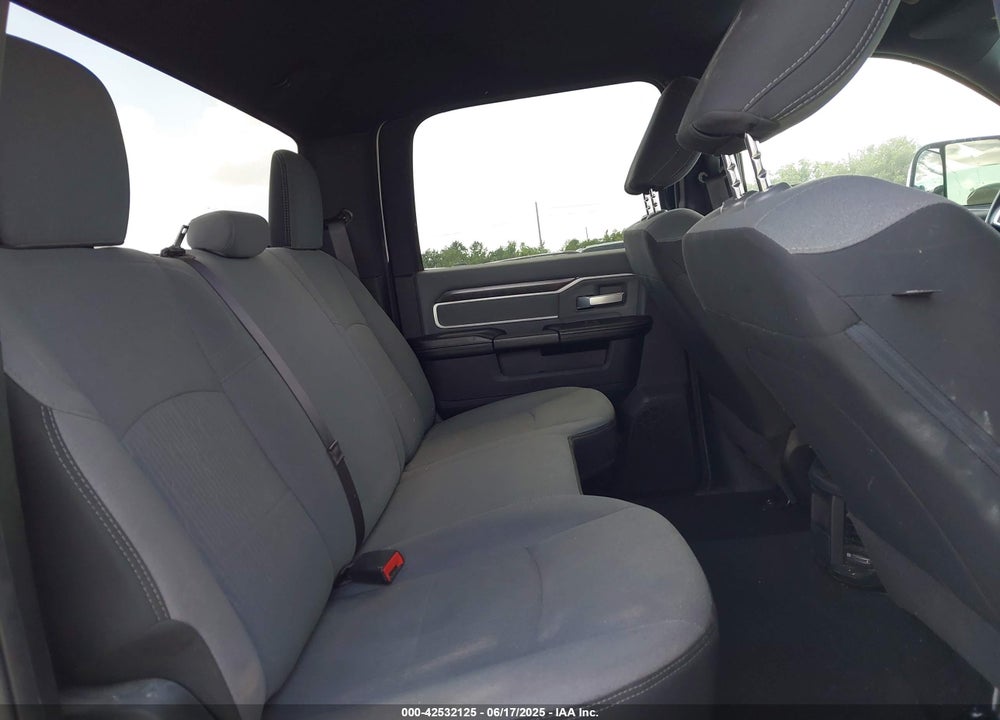 2021 RAM 2500 VIN: 3C6UR5DL4MG555180