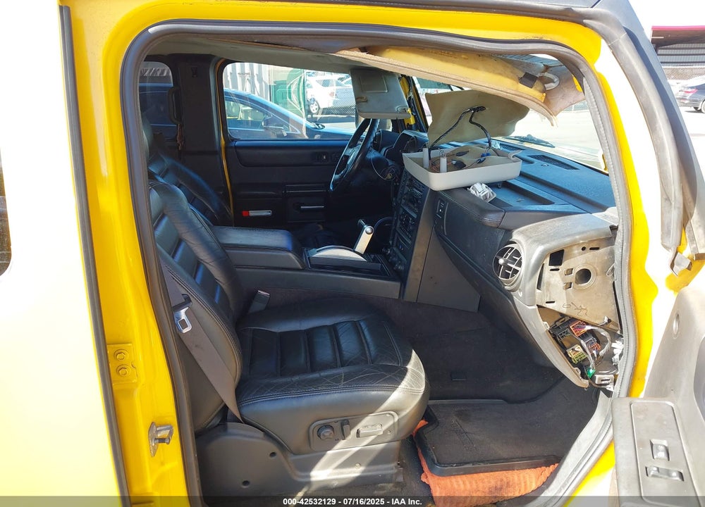 2005 HUMMER H2 SUT VIN: 5GRGN22U15H107867