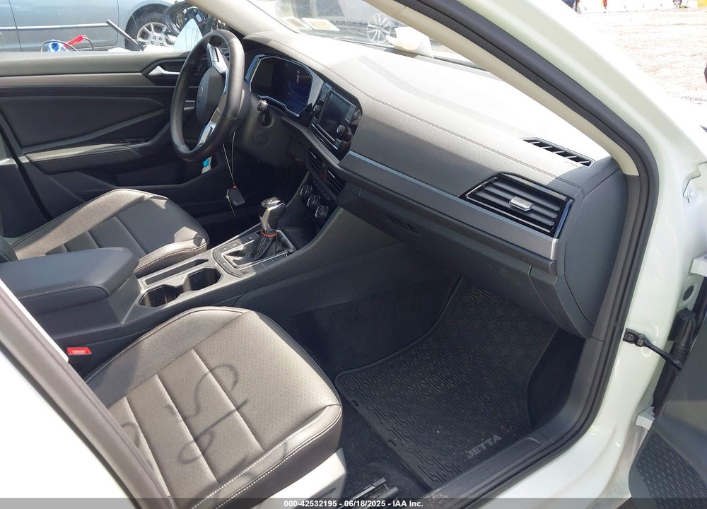 2024 VOLKSWAGEN JETTA VIN: 3VW7M7BU5RM038911