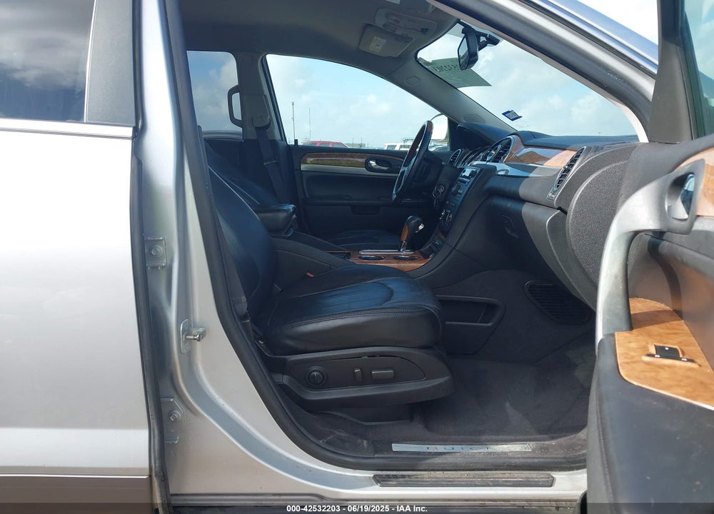 2011 BUICK ENCLAVE VIN: 5GAKVBEDXBJ295592