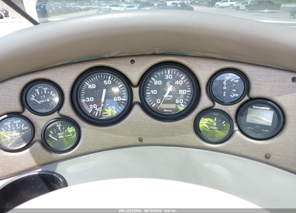1998 CROWNLINE 225 BOAT AND TRAILER VIN: JTC28767G798