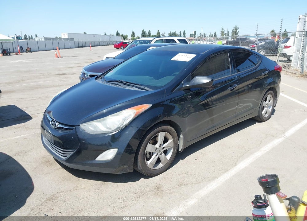 2013 HYUNDAI ELANTRA VIN: 5NPDH4AE1DH239917