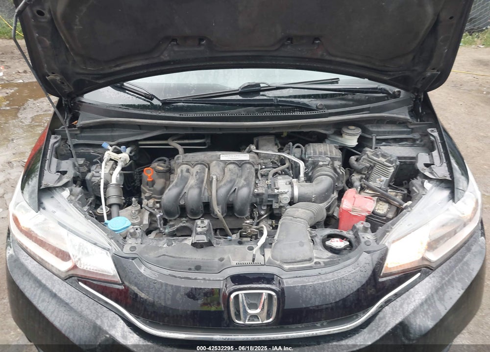 2015 HONDA FIT VIN: 3HGGK5H83FM769518