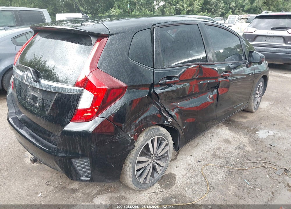 2015 HONDA FIT VIN: 3HGGK5H83FM769518