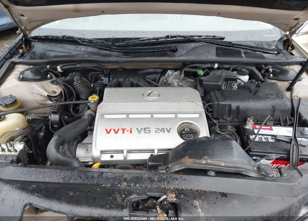2002 LEXUS ES 300 VIN: JTHBF30G720057657