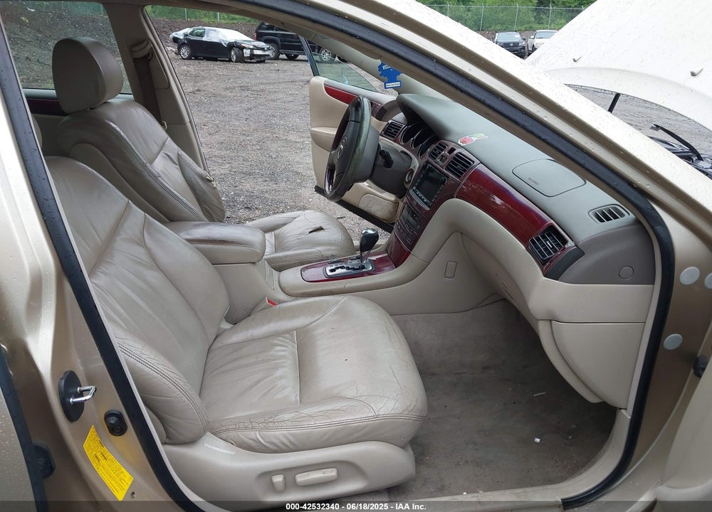 2002 LEXUS ES 300 VIN: JTHBF30G720057657