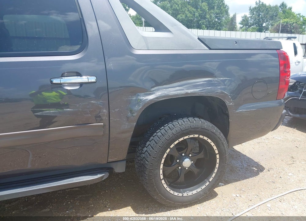 2011 CHEVROLET AVALANCHE 1500 LS VIN: 3GNMCEE09BG192281