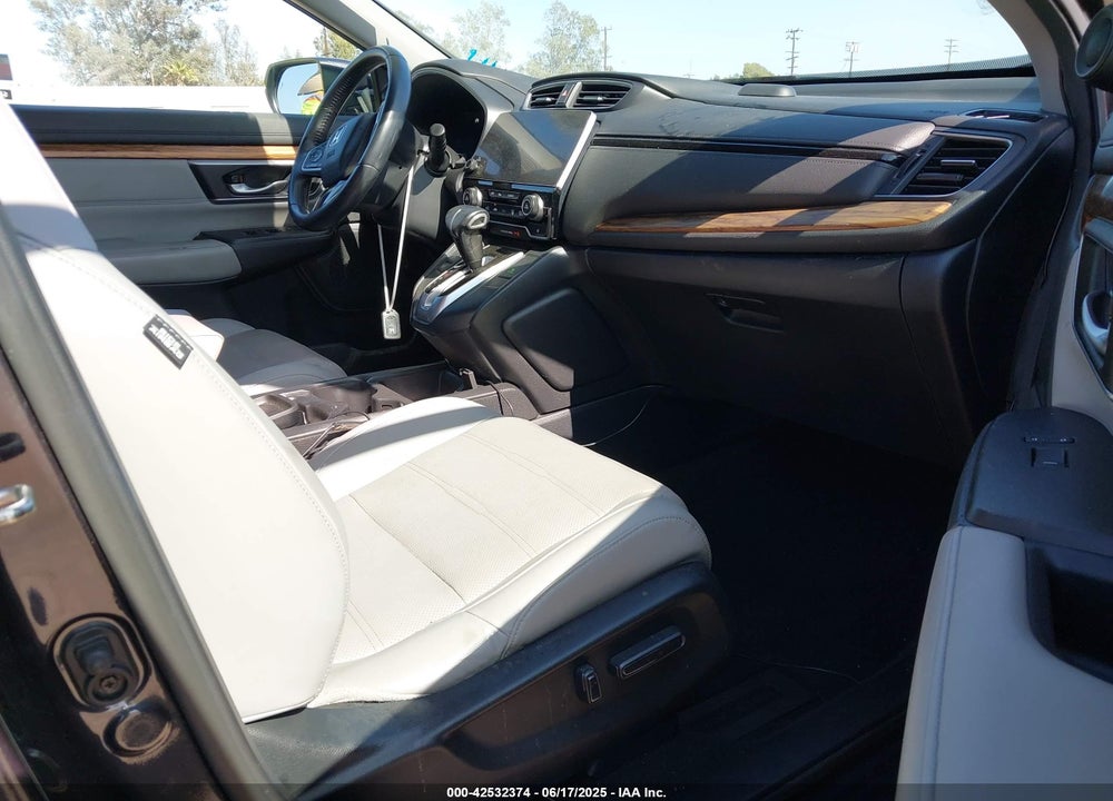 2017 HONDA CR-V VIN: 7FARW1H8XHE015838
