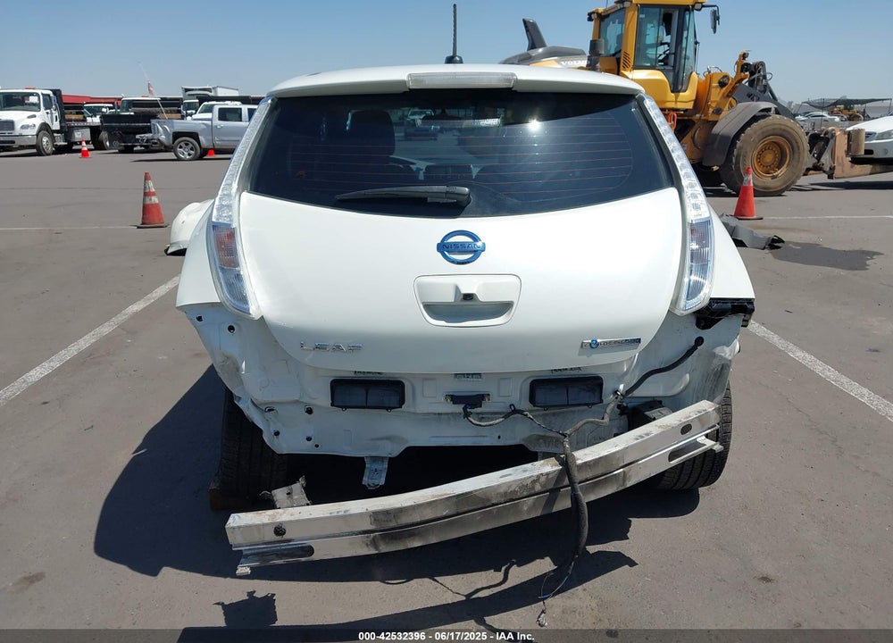 2017 NISSAN LEAF VIN: 1N4BZ0CP1HC304381