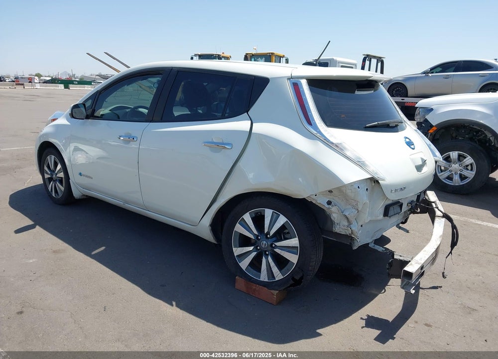 2017 NISSAN LEAF VIN: 1N4BZ0CP1HC304381