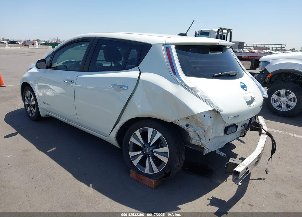 2017 NISSAN LEAF VIN: 1N4BZ0CP1HC304381