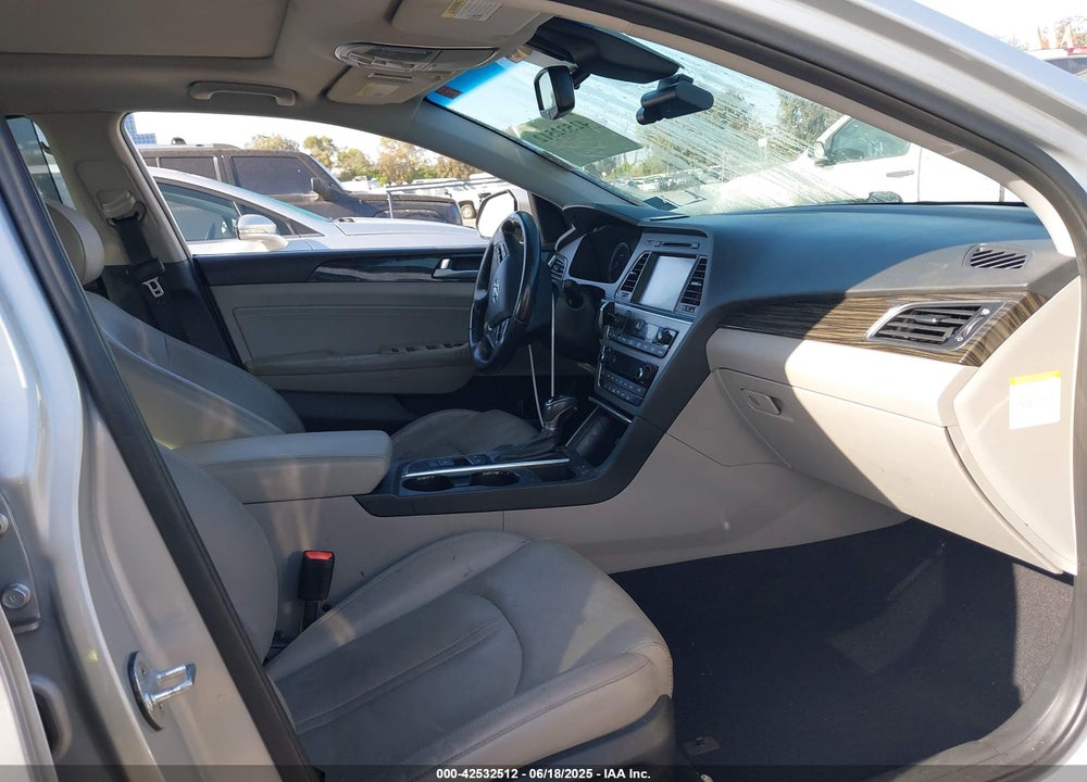2017 HYUNDAI SONATA VIN: KMHE34L1XHA054979