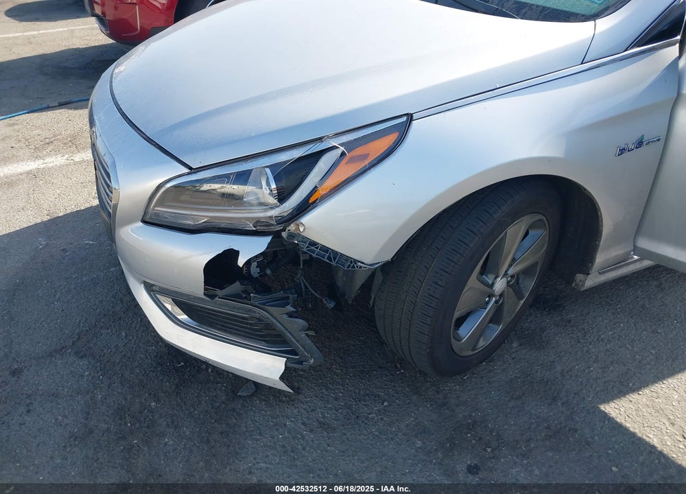 2017 HYUNDAI SONATA VIN: KMHE34L1XHA054979