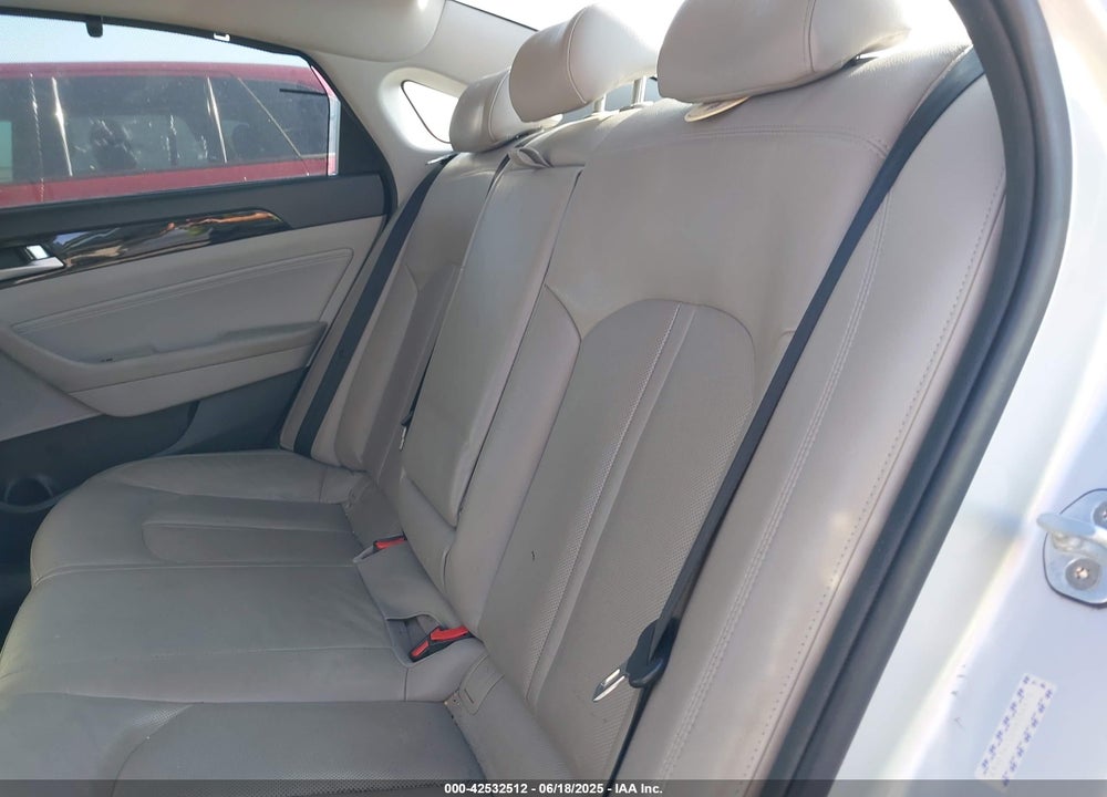 2017 HYUNDAI SONATA VIN: KMHE34L1XHA054979