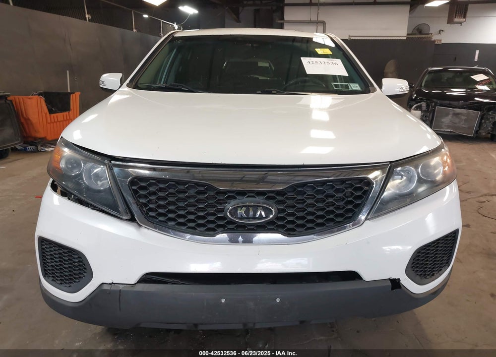 2013 KIA SORENTO LX VIN: 5XYKTCA61DG332775