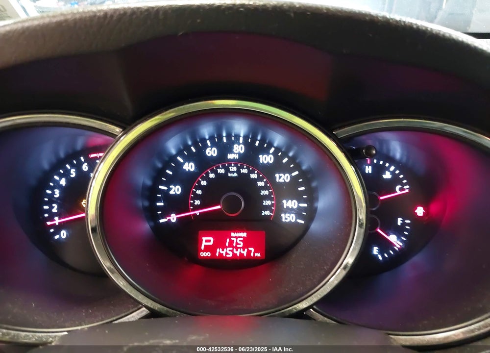 2013 KIA SORENTO LX VIN: 5XYKTCA61DG332775
