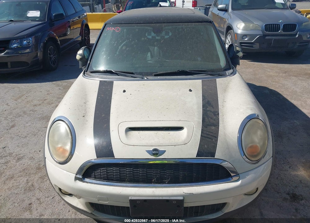 2007 MINI COOPER S VIN: WMWMF73537TL92266