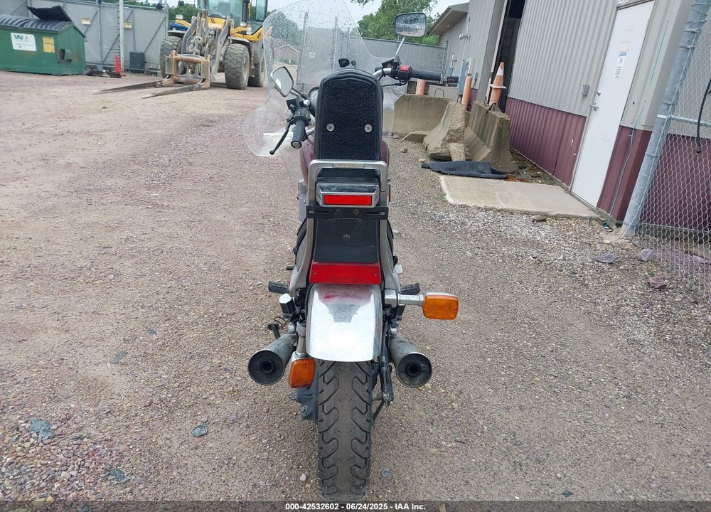 1985 SUZUKI GV700 VIN: JS1VP71L3F2104170