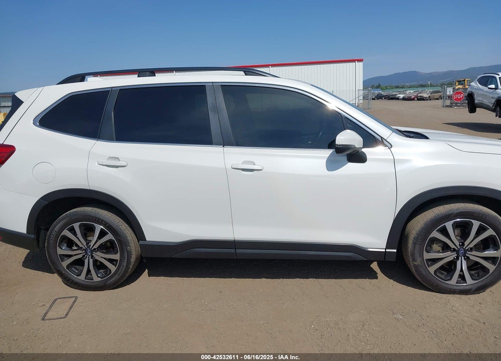 2021 SUBARU FORESTER VIN: JF2SKAUC1MH405368