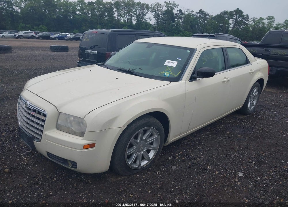 2008 CHRYSLER 300 VIN: 2C3KA43R98H165743
