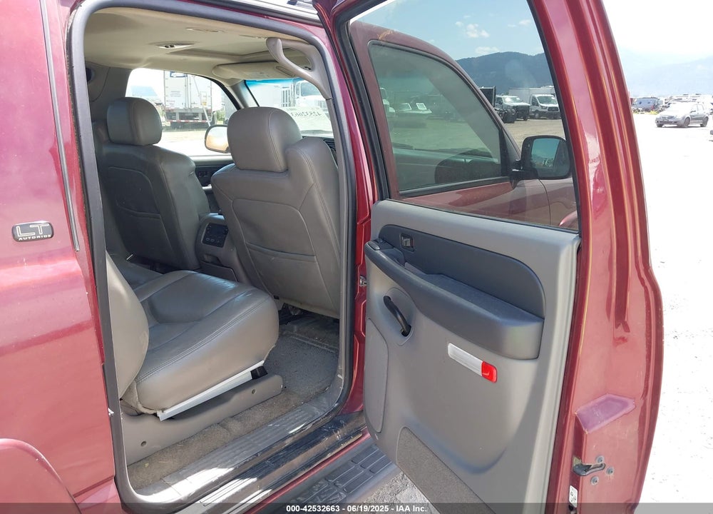 2003 CHEVROLET SUBURBAN 1500 LT VIN: 1GNFK16Z73J201741