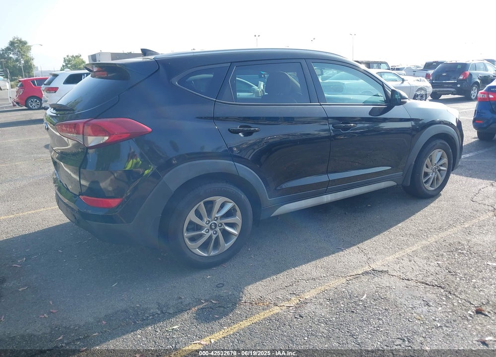 2017 HYUNDAI TUCSON SE PLUS VIN: KM8J33A43HU403694