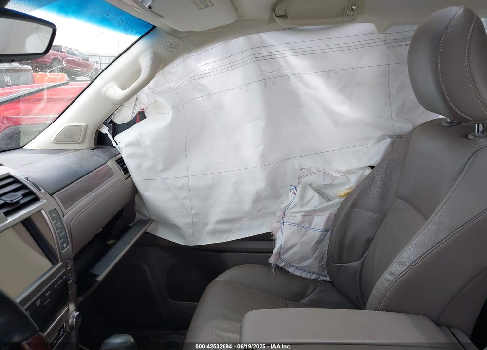 2016 LEXUS GX 460 VIN: JTJBM7FX8G5135621