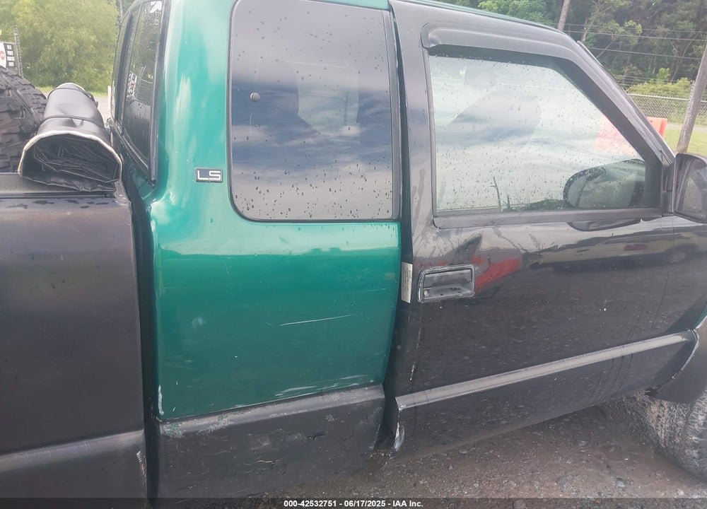 1999 CHEVROLET S-10 LS VIN: 1GCCT19W5X8129364
