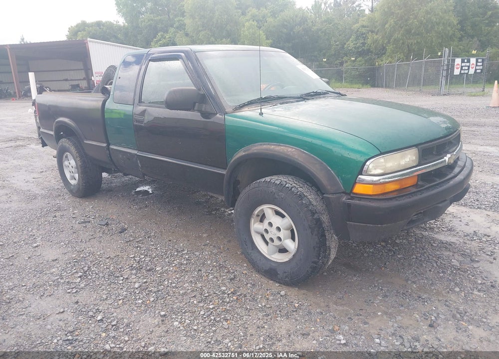 1999 CHEVROLET S-10 LS VIN: 1GCCT19W5X8129364