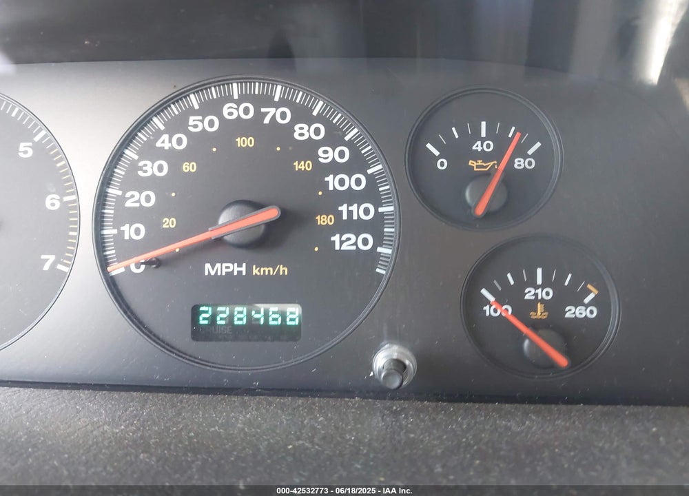 2000 JEEP GRAND CHEROKEE LIMITED VIN: 1J4GW58N9YC138683