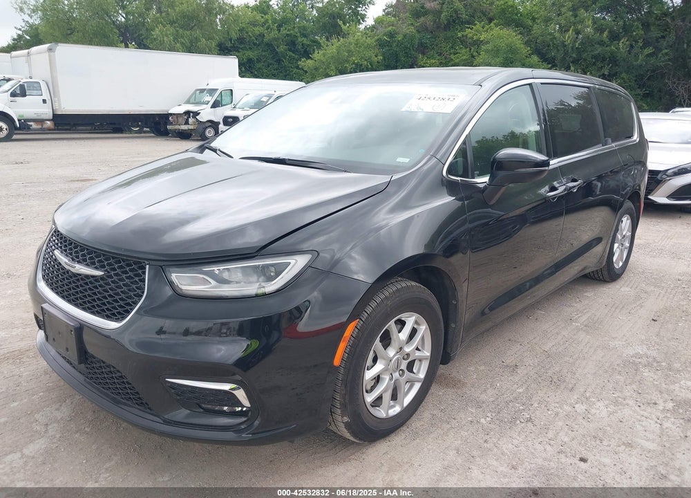 2023 CHRYSLER PACIFICA TOURING L VIN: 2C4RC1BG2PR560147