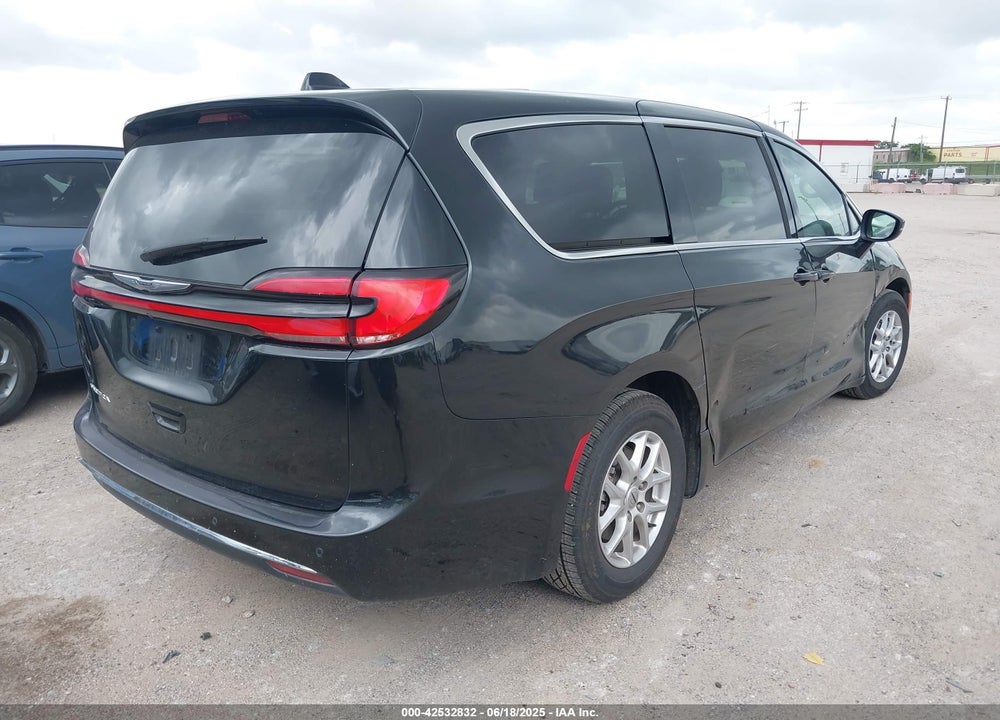 2023 CHRYSLER PACIFICA TOURING L VIN: 2C4RC1BG2PR560147