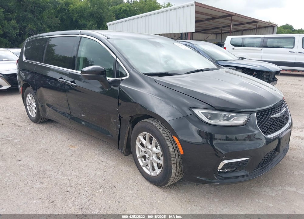 2023 CHRYSLER PACIFICA TOURING L VIN: 2C4RC1BG2PR560147