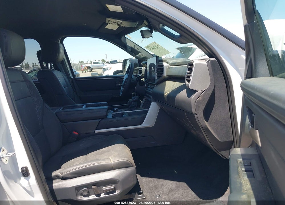 2025 TOYOTA TUNDRA VIN: 5TFWA5DB9SX283900