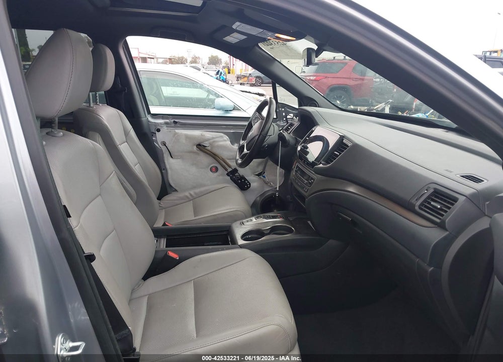 2022 HONDA PASSPORT VIN: 5FNYF7H52NB003467