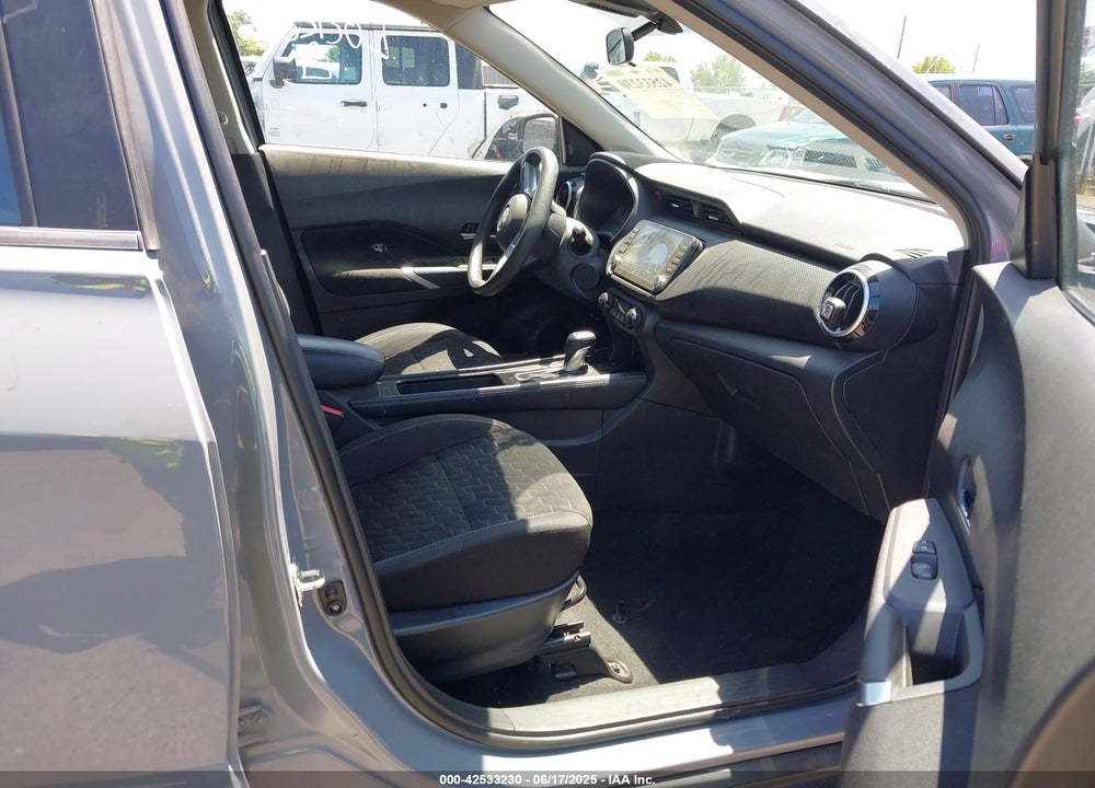 2021 NISSAN KICKS VIN: 3N1CP5CVXML511465