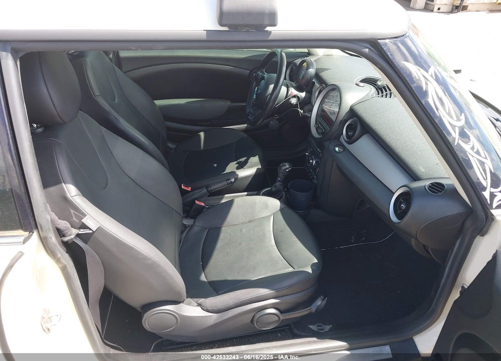 2012 MINI COOPER HARDTOP VIN: WMWSU3C50CT255544