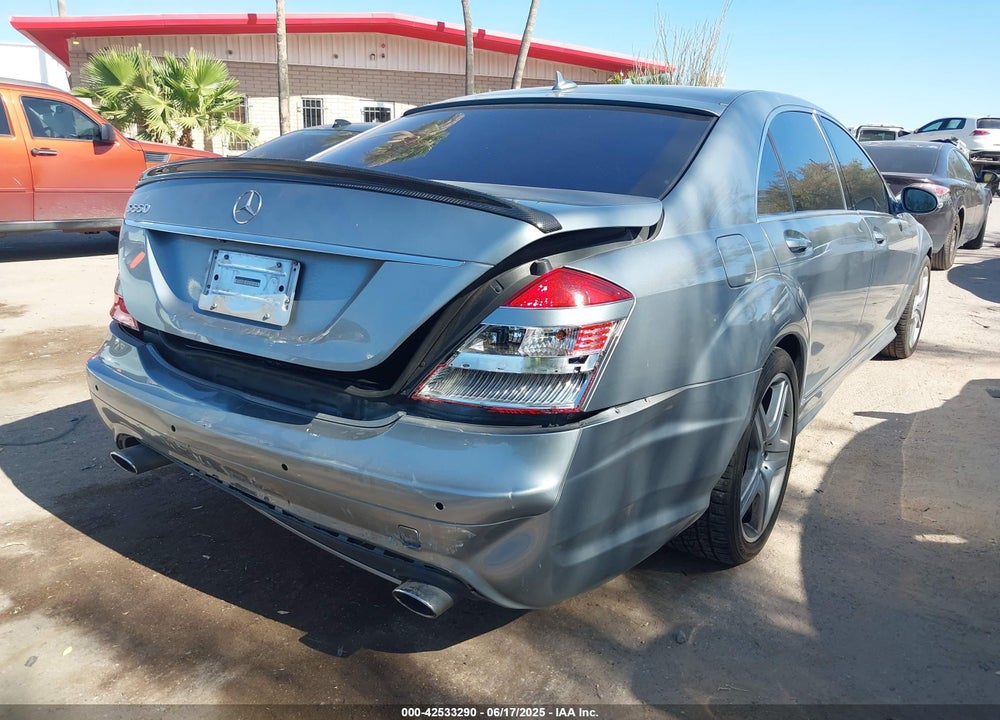 2009 MERCEDES-BENZ S 550 VIN: WDDNG86X19A262014