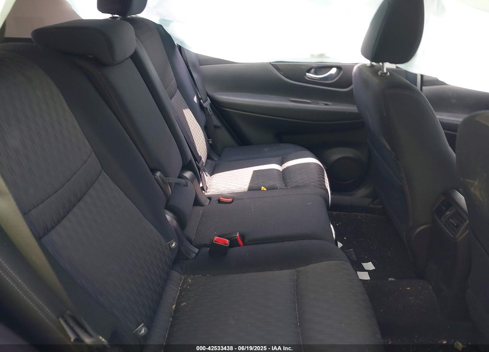 2017 NISSAN ROGUE VIN: JN8AT2MV7HW014827