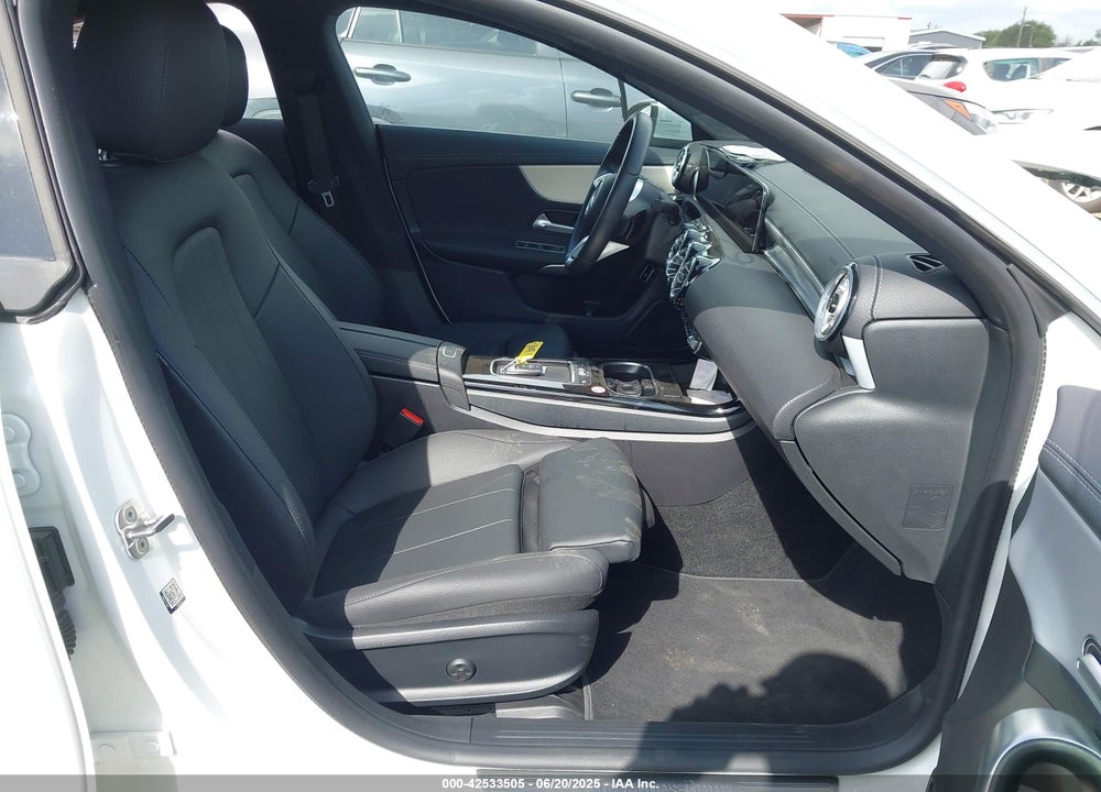 2025 MERCEDES-BENZ CLA 250 COUPE VIN: W1K5J4HB3SN517935